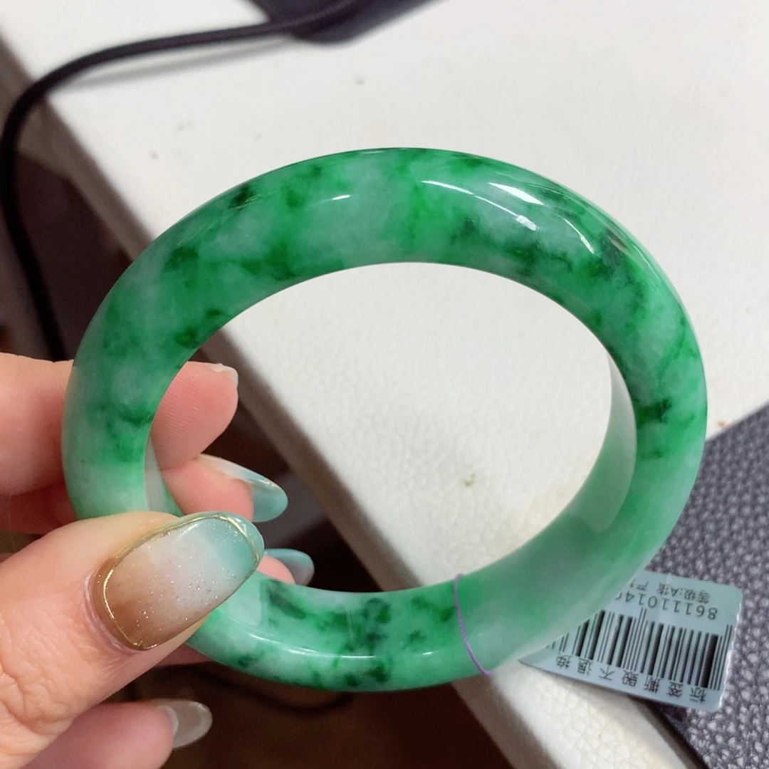 未镶嵌手镯翡翠缅甸