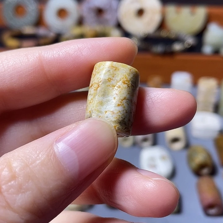 医***哥和田玉（糖玉）未镶嵌颈饰