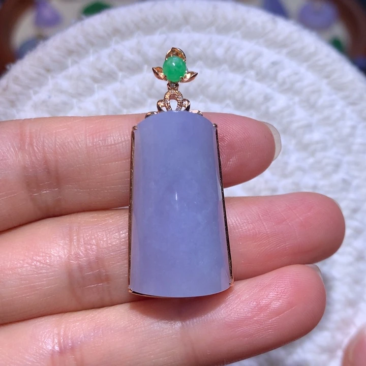 翡翠颈饰18K金镶嵌冰胶紫无事牌