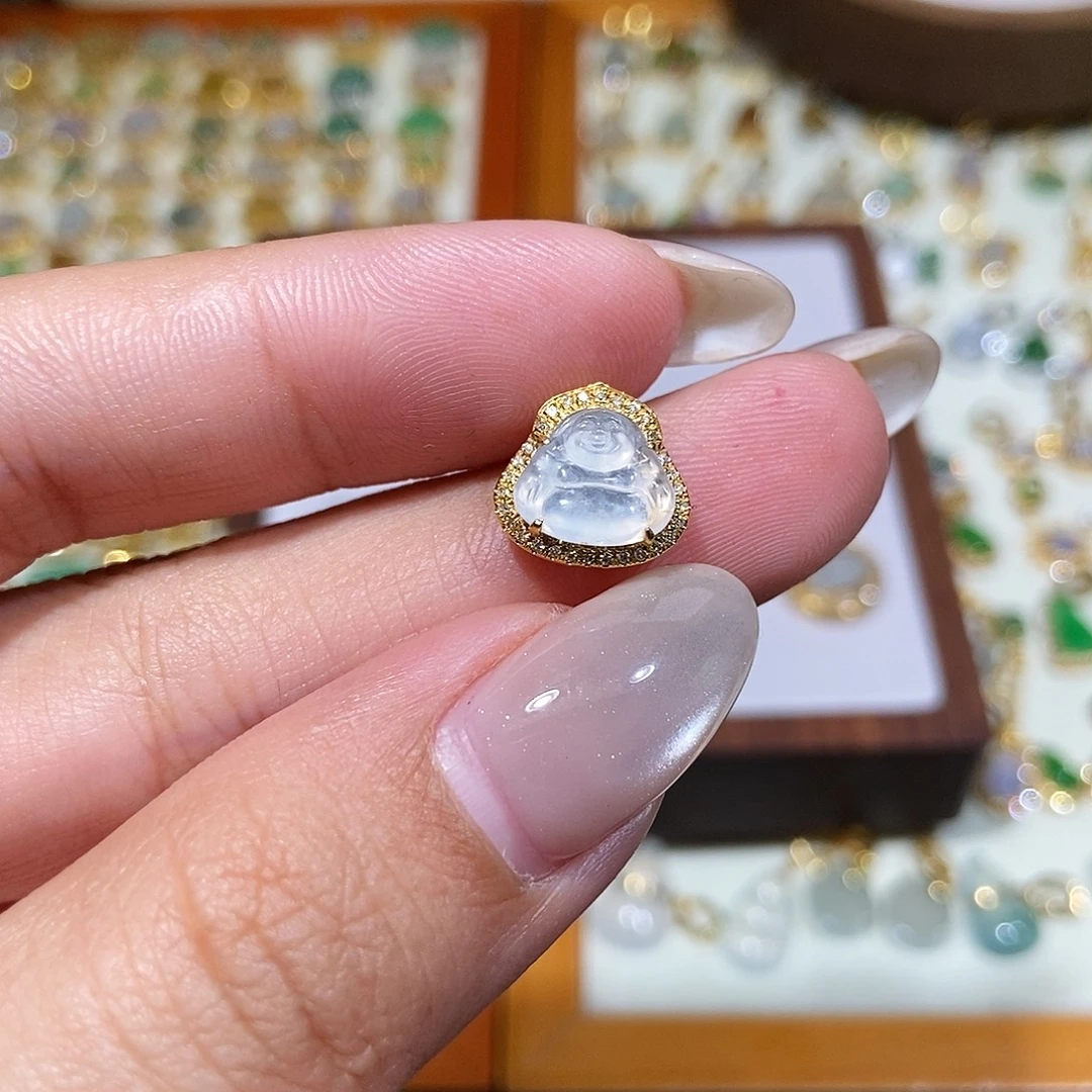 这***罪翡翠18K金镶嵌颈饰1111