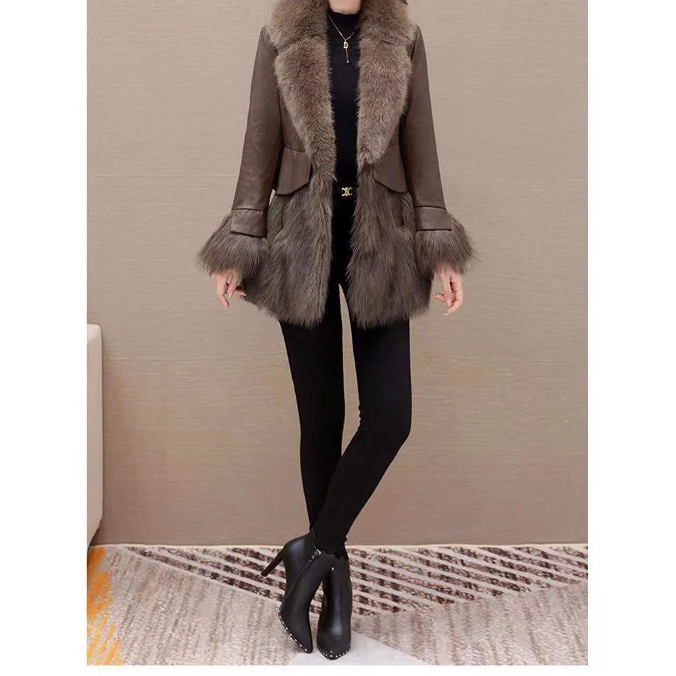 网红时尚加厚秋冬洋气拼接皮毛一体显瘦女士韩版女装羽绒服