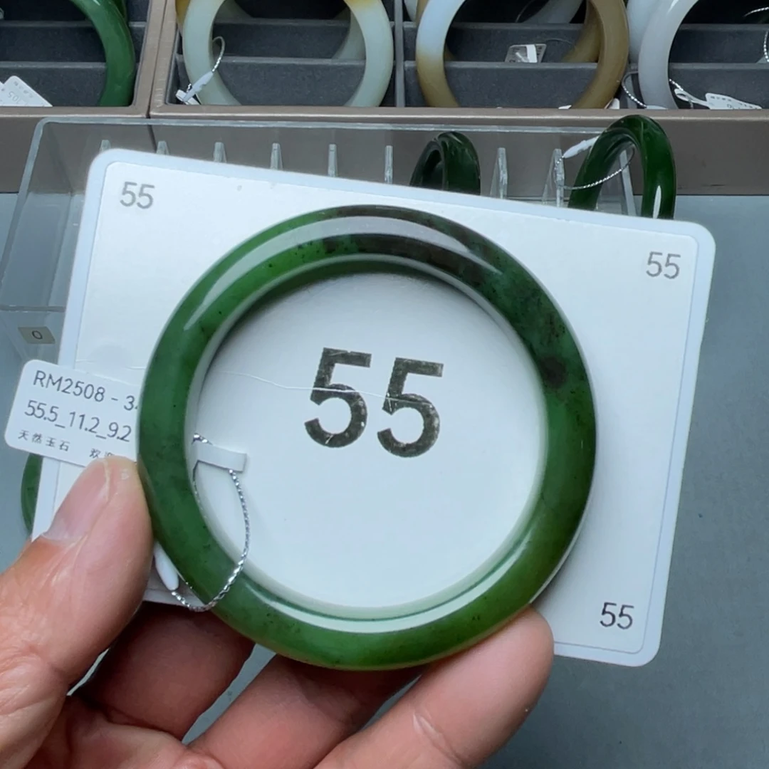 掌****和田玉未镶嵌手镯