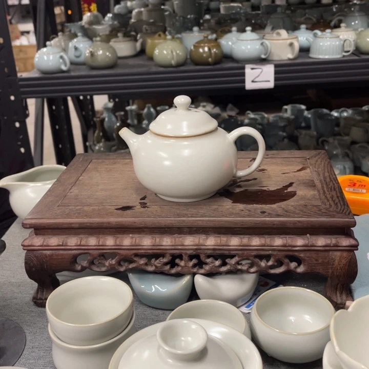 摆件月白釉支烧大容天壶