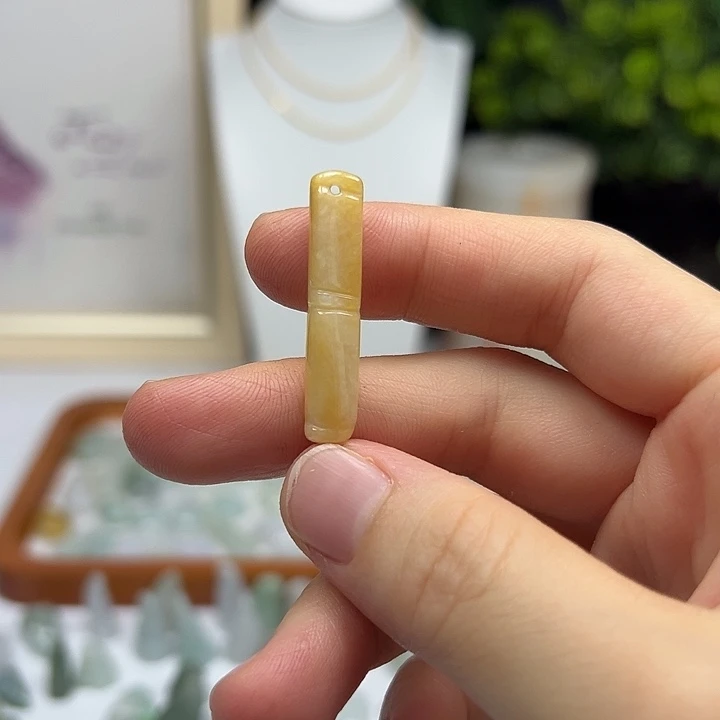 翡翠未镶嵌颈饰节节节高