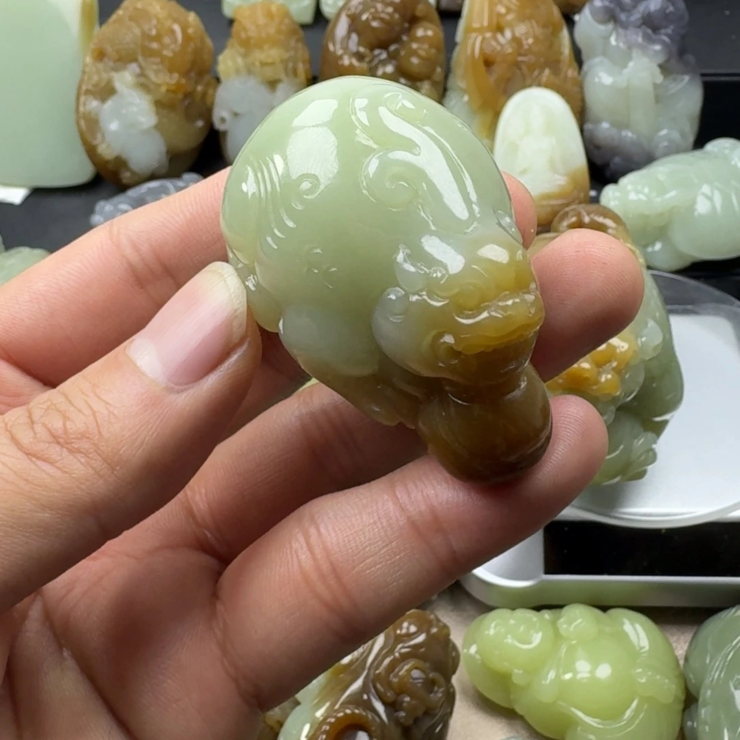 西***鸒和田玉未镶嵌把件