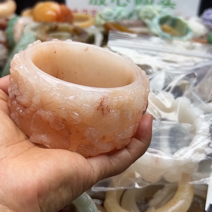 未镶嵌手镯石英岩玉水**色