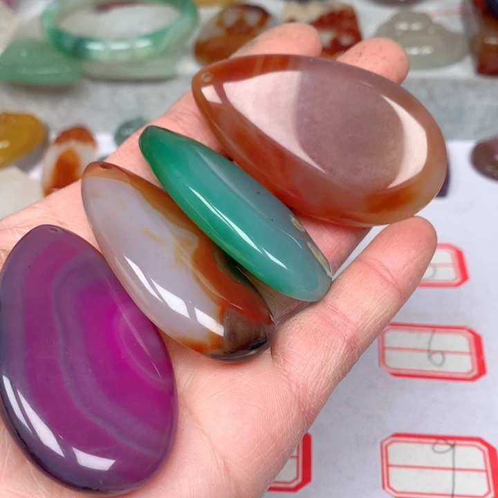 玛瑙/玉髓颈饰未镶嵌泈*