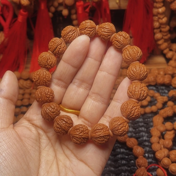 木质类龙纹桃枭挂件