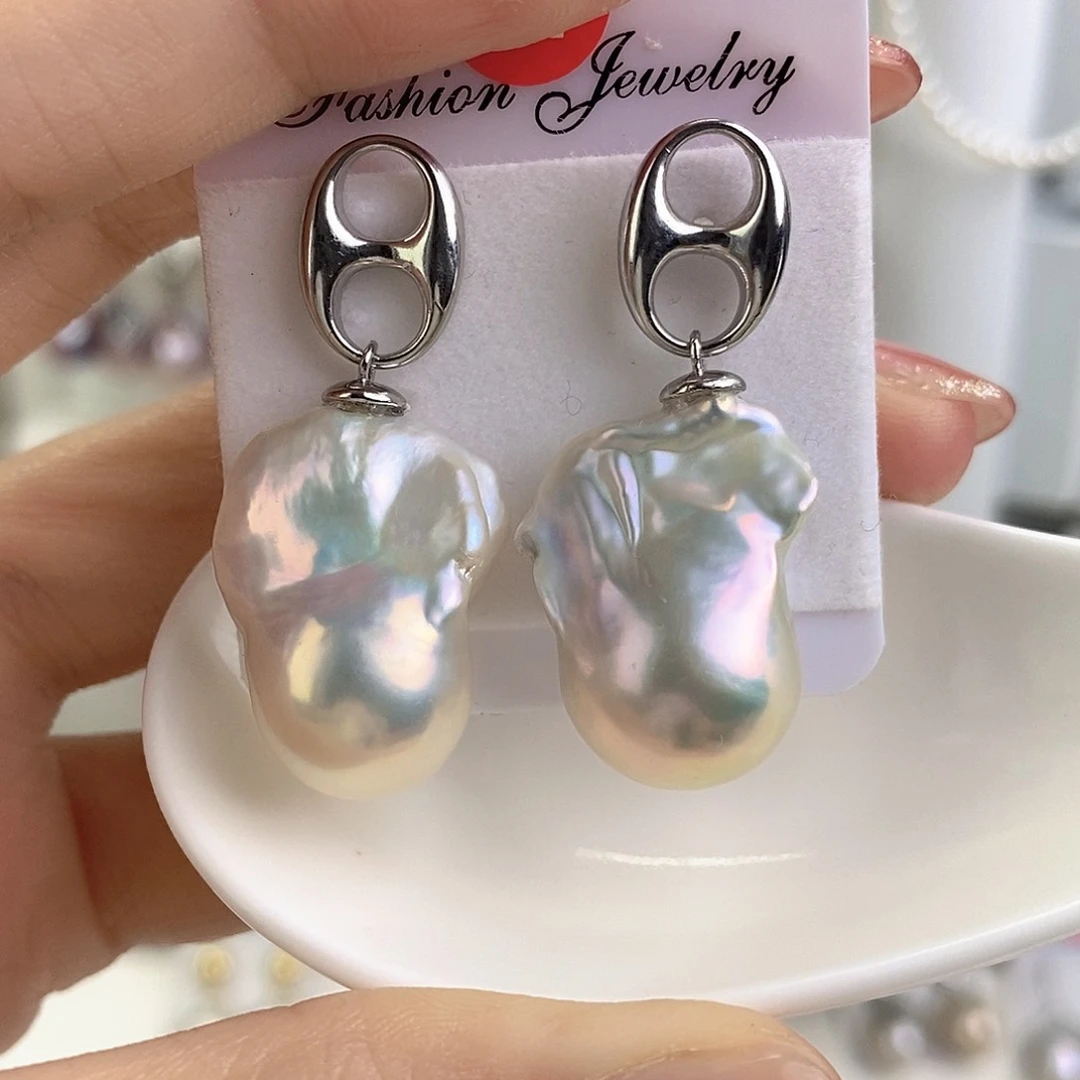 淡水珍珠颈饰合金