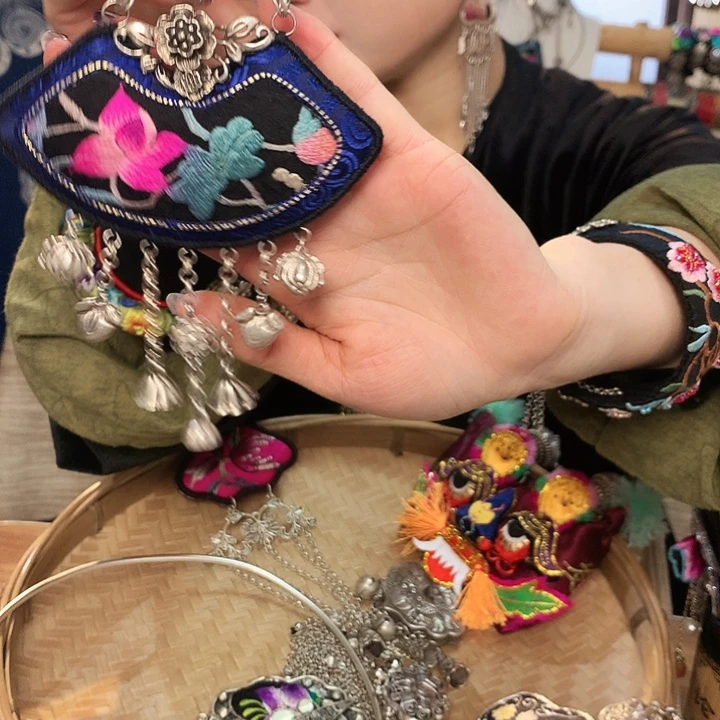 花岗石铁合金吊坠