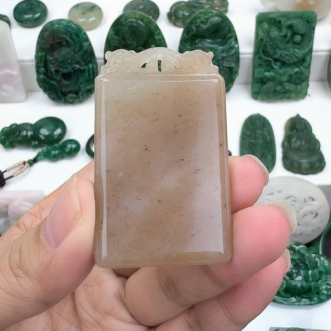 独山玉未镶嵌颈饰