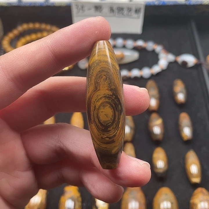 玛瑙/玉髓颈饰未镶嵌卫**人