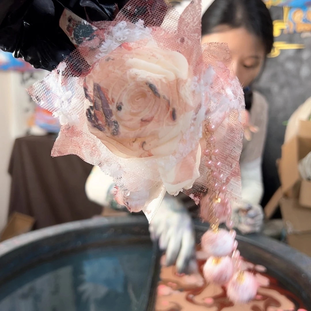 285毛绒抓夹落英缤纷