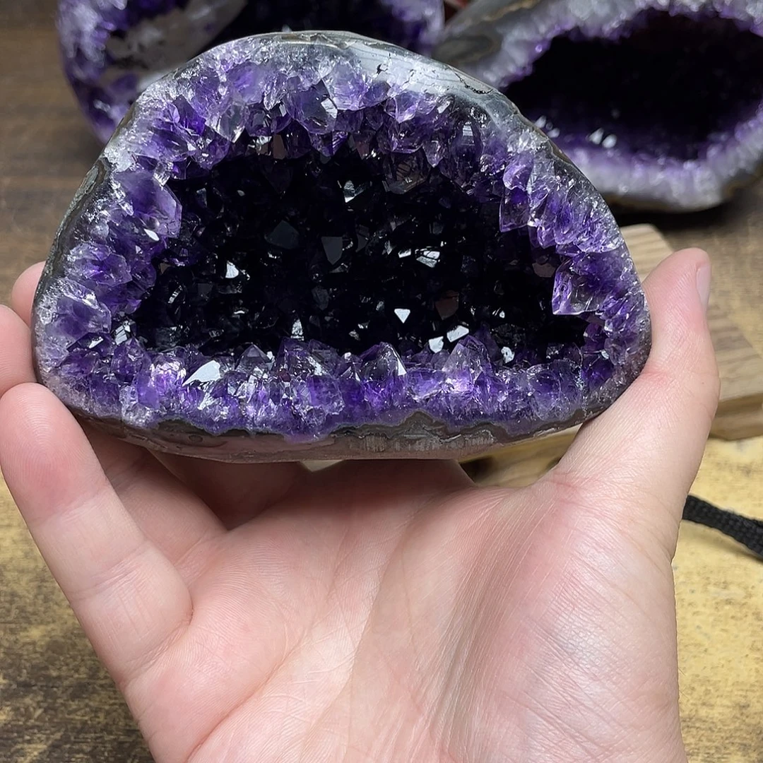 x***薇未镶嵌大型摆件（非配饰）紫晶