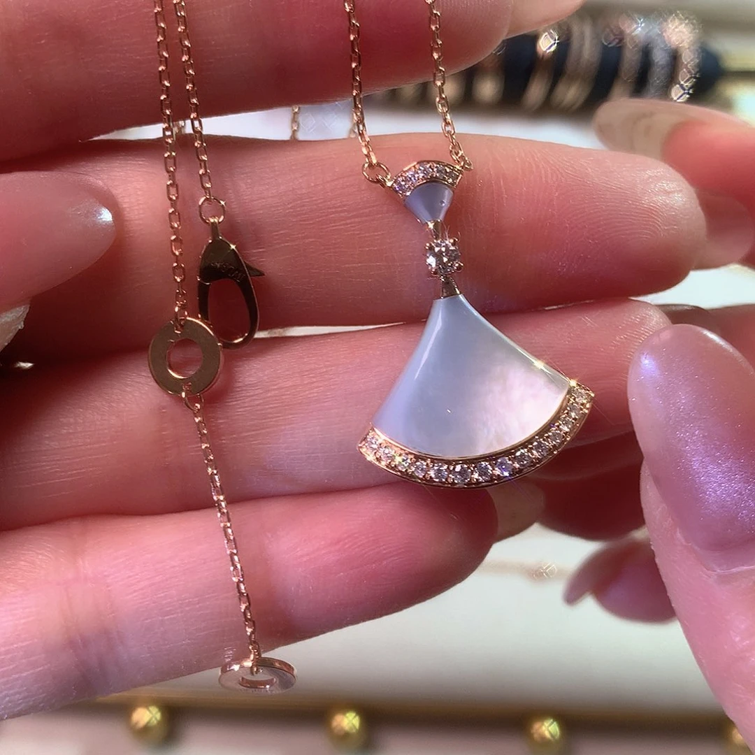 贝壳（贝母）项链18K金镶嵌18k金贝壳项链