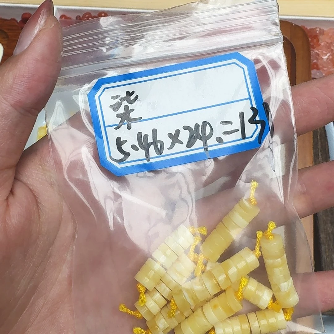 未镶嵌颈饰琥珀33