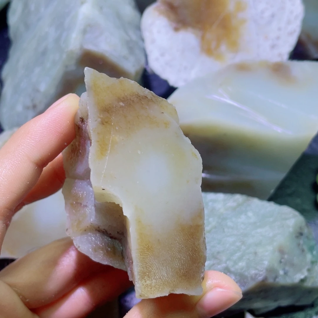 和田玉未镶嵌珠宝半成品