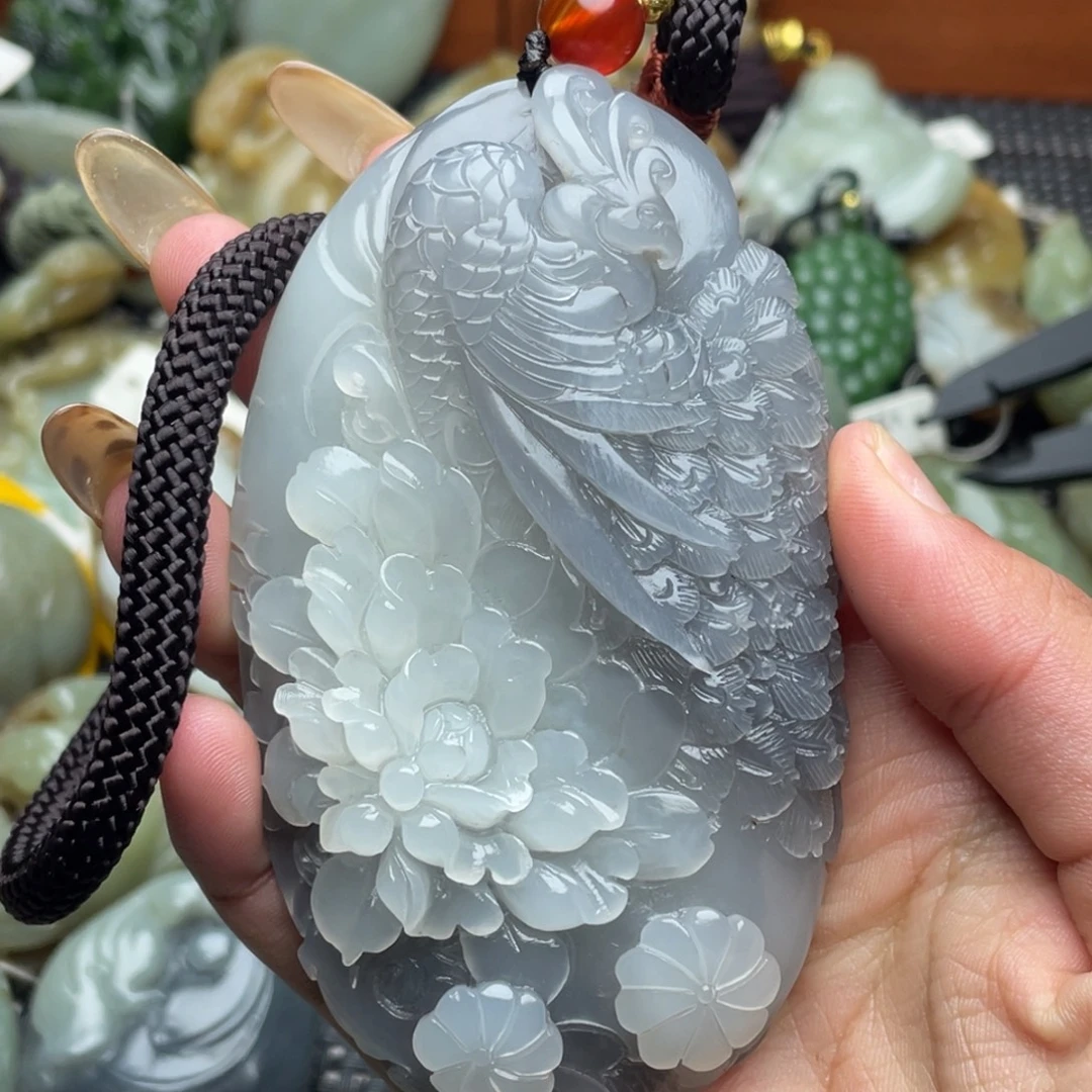昂***爸和田玉未镶嵌颈饰