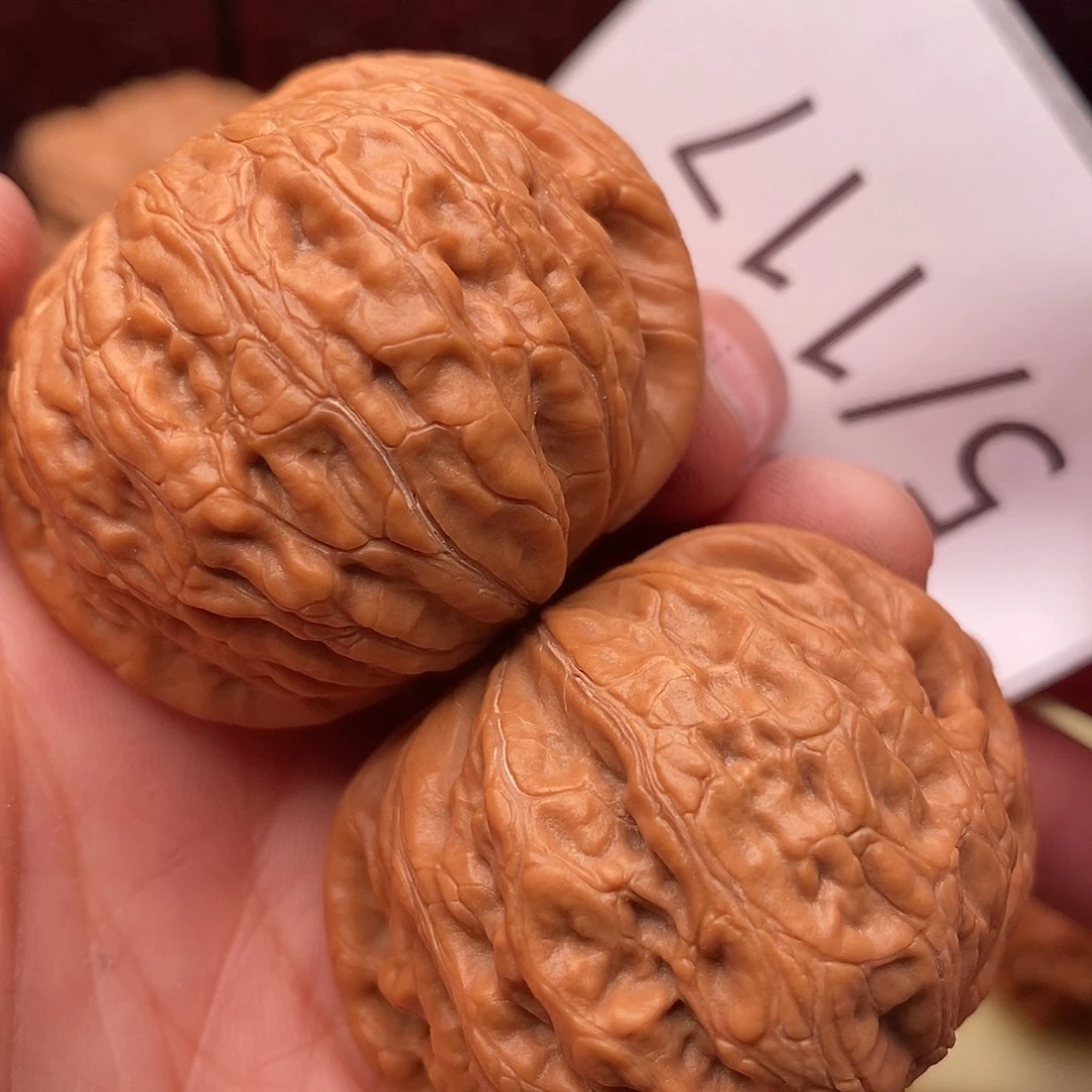 悠***然文玩核桃把件43铁锤妹妹