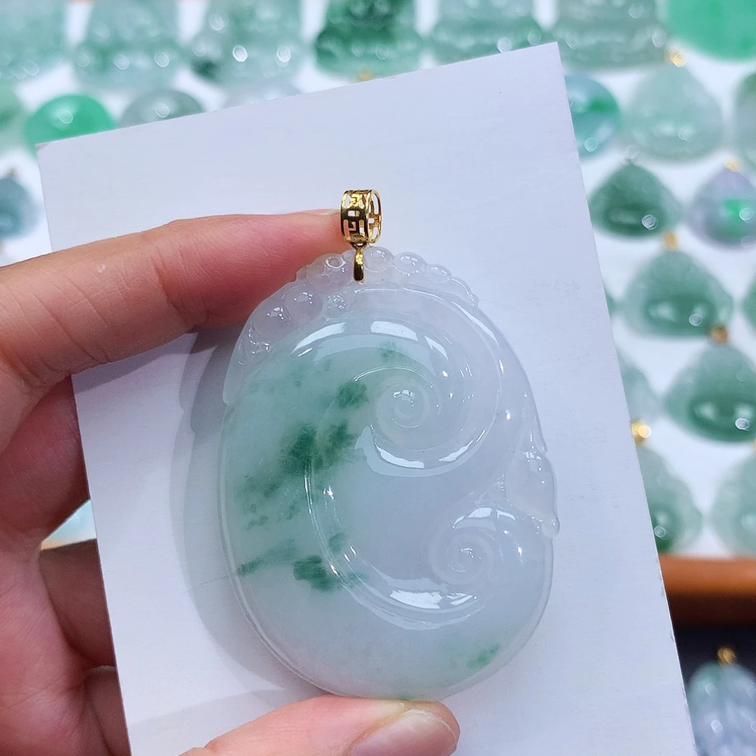 翡翠18K金镶嵌颈饰翡翠吊坠