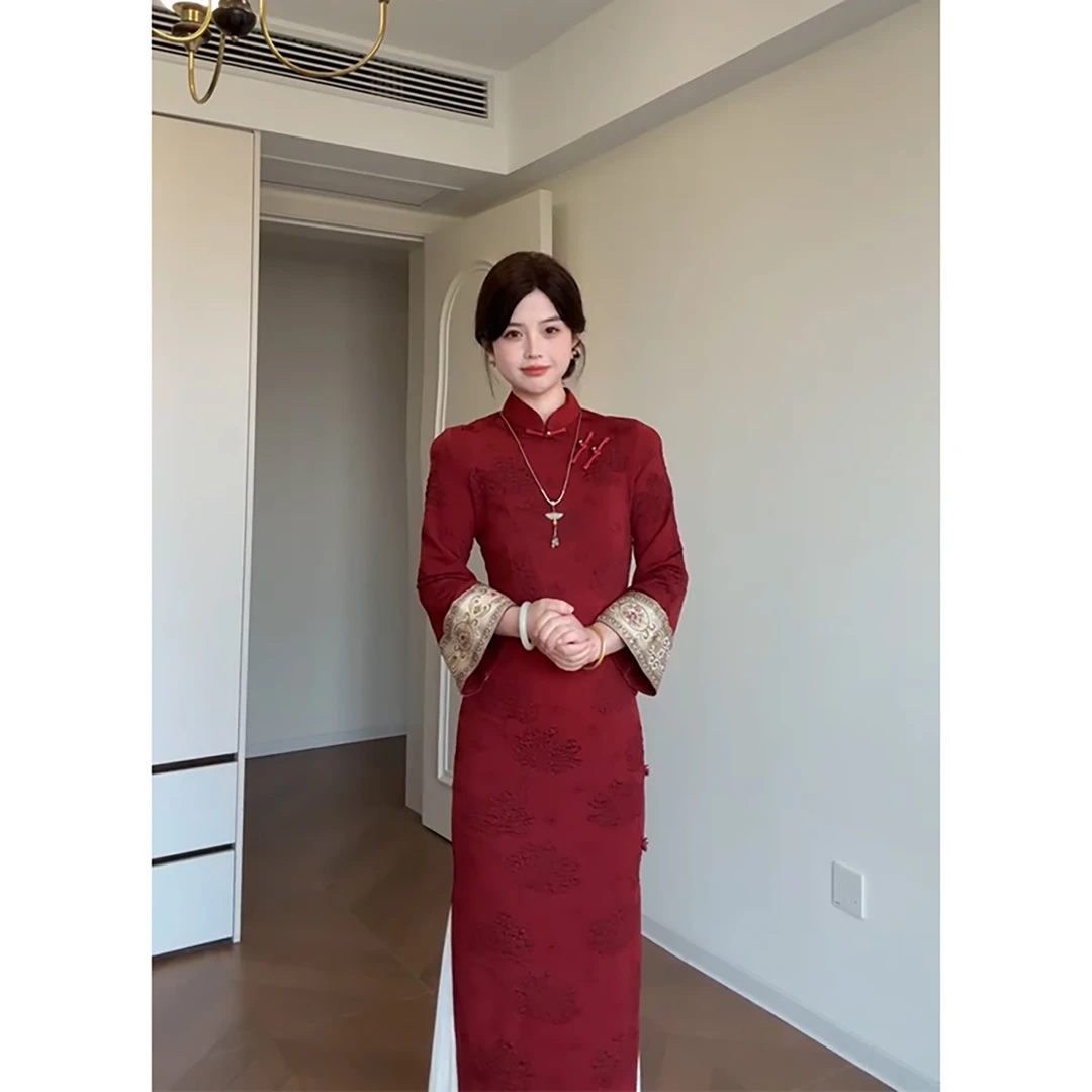 酒红色圣诞旗袍冬季2025新款改良新中式复古长袖新年战袍裙优雅女