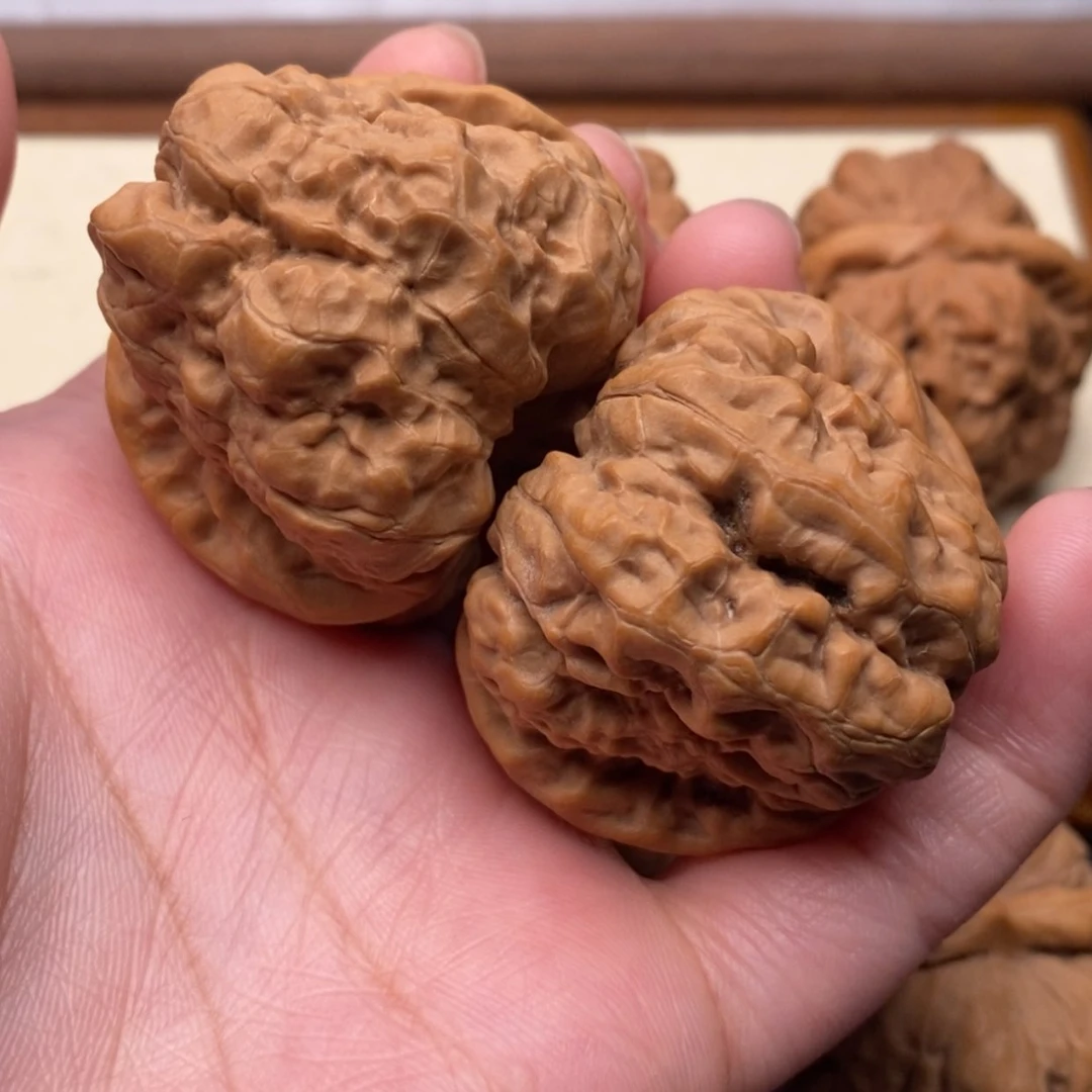 【闪购商品】把件文玩核桃大****心边42左右