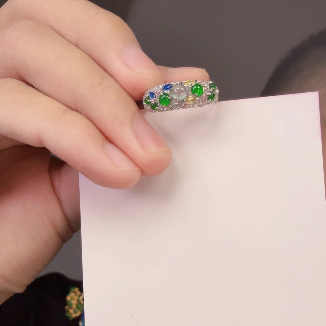 翡翠挂件未镶嵌一件