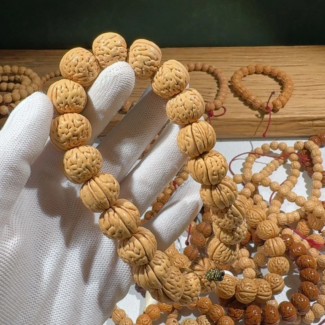 刘***泽吊坠桃核精品桃核