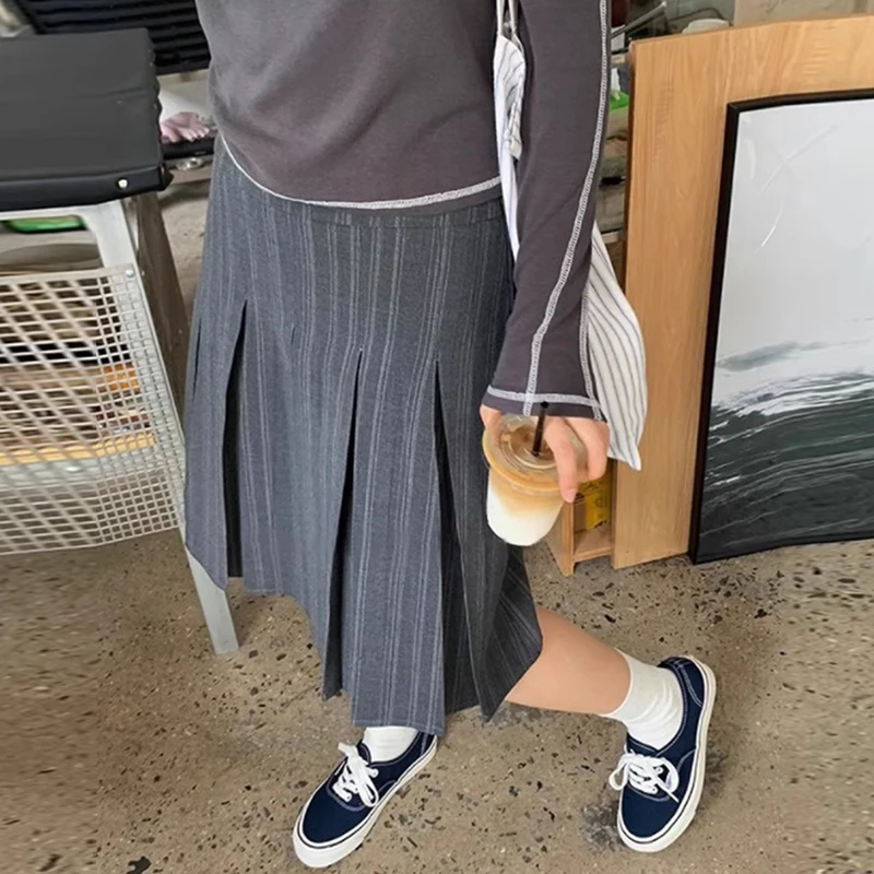 复古灰色条纹半身裙女2025春季新款设计感百褶a字显瘦西装中长裙