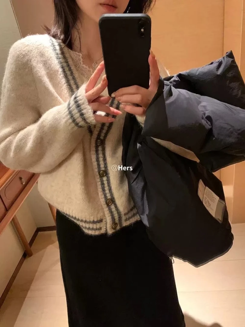 咩咩！八*奶法式小香风撞色v领毛衣开衫外套冬季慵懒风上衣