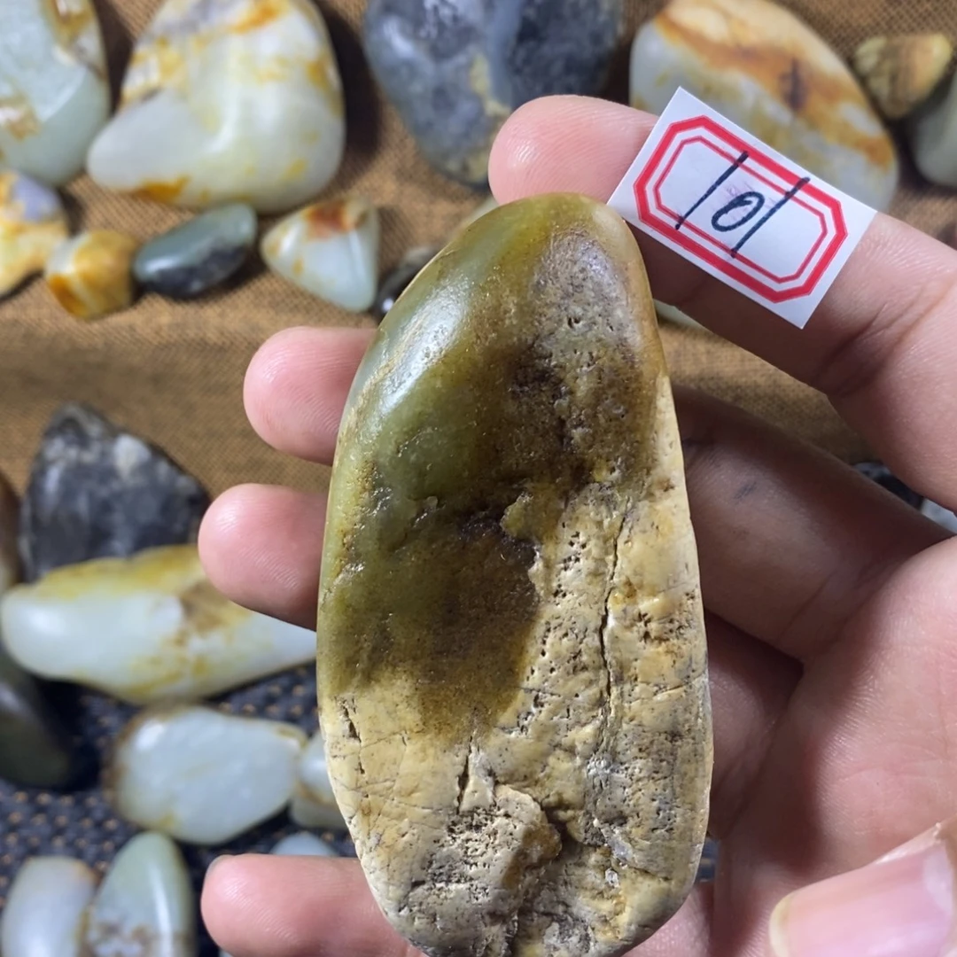 和田玉（糖玉）未镶嵌挂件