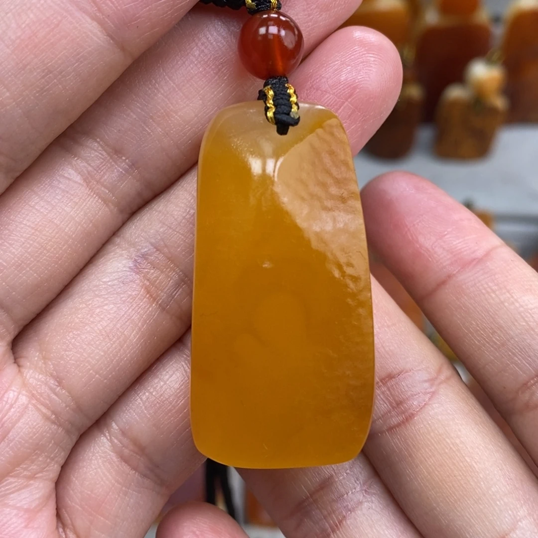 蜜蜡未镶嵌珠宝奇石