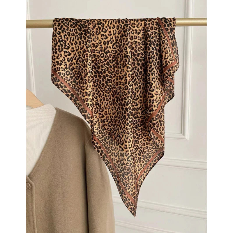 （058）高档丝巾围巾小豹豹咖色方巾70*70 布料