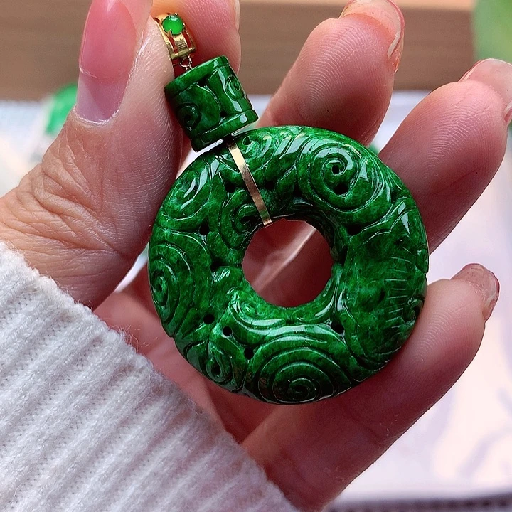 翡翠颈饰18K金镶嵌翡翠