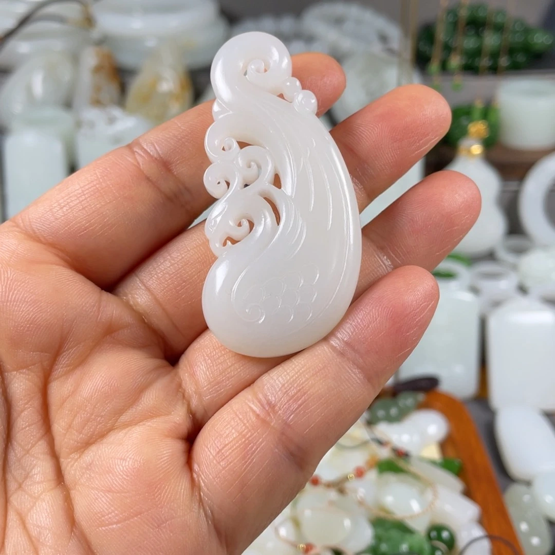 和田玉颈饰未镶嵌开**麻