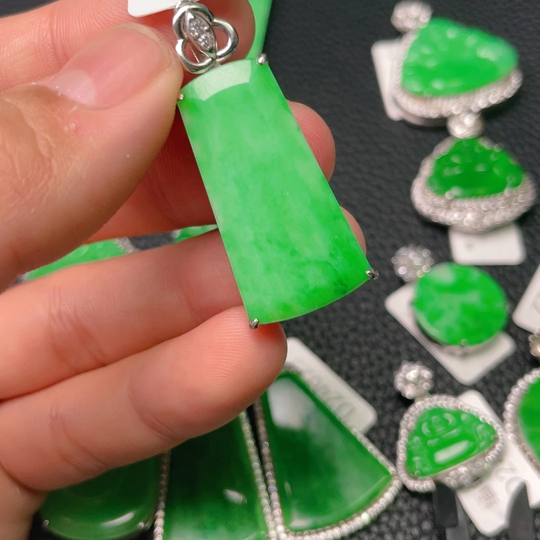 【闪购商品】翡翠吊坠(不含链)银S925镶嵌