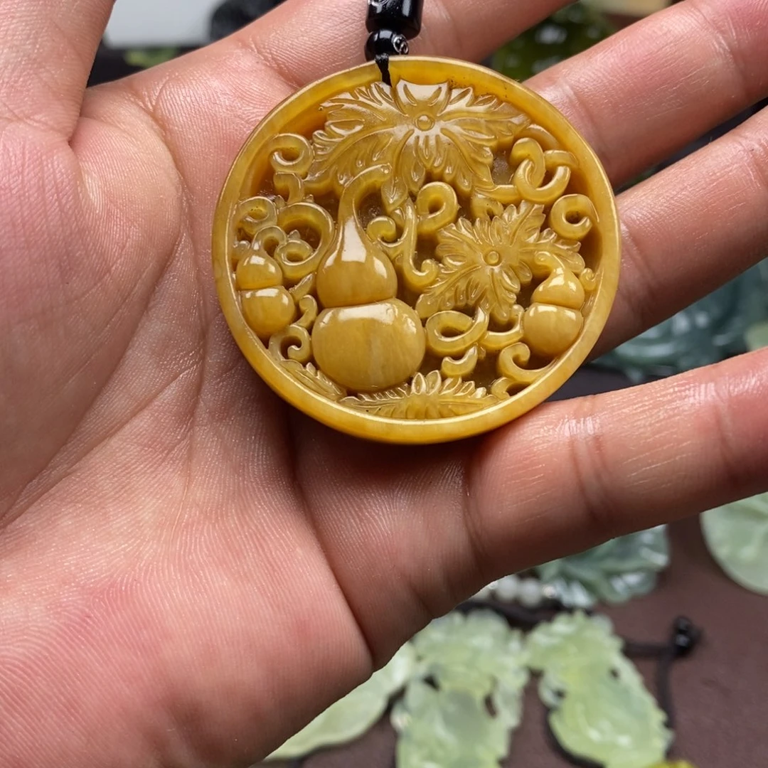 未镶嵌蛇纹石玉吊坠(赠链)
