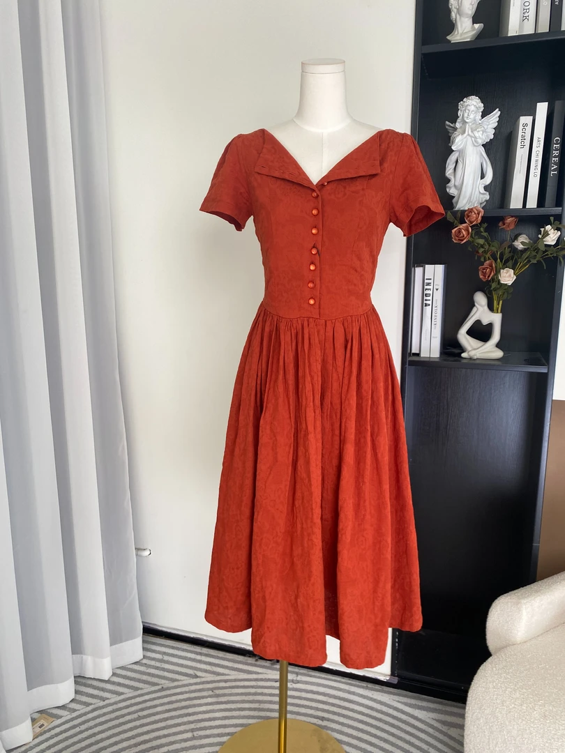 Design/25夏季新款法式休闲时尚红色复古减龄连衣裙 15190 BCK