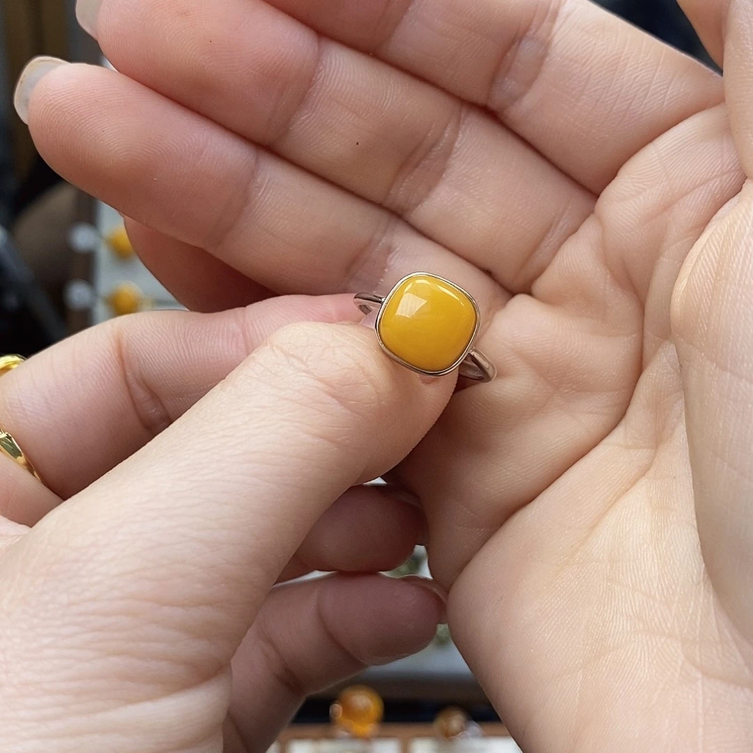 琥珀未镶嵌裸石成品