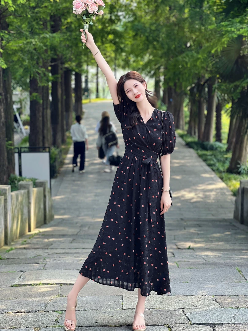 【莓好时光】2025夏季新款碎花法式气质显瘦高级感爆款长款连衣裙