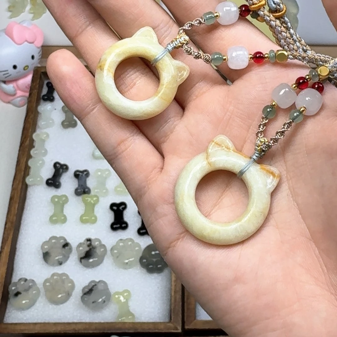 蛇纹石玉吊坠未镶嵌涵