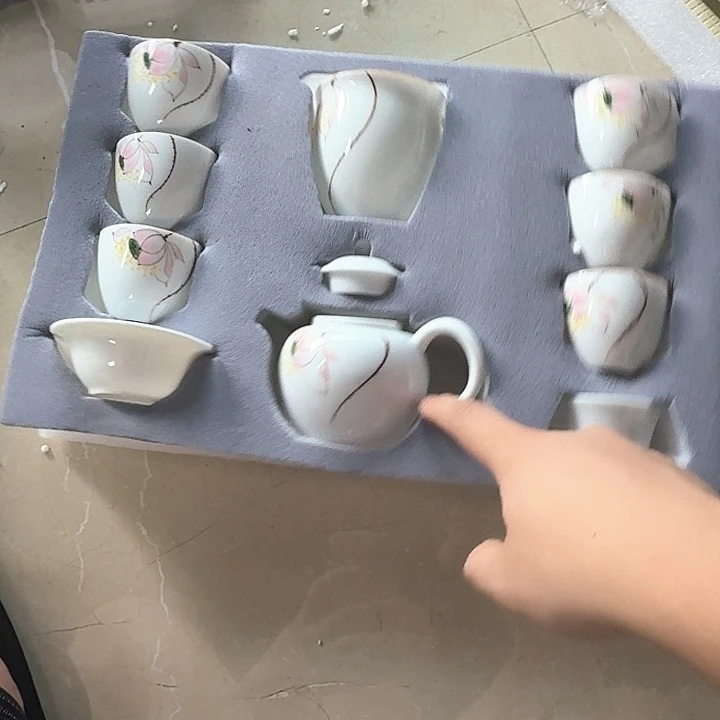 孤品茶具套装等。