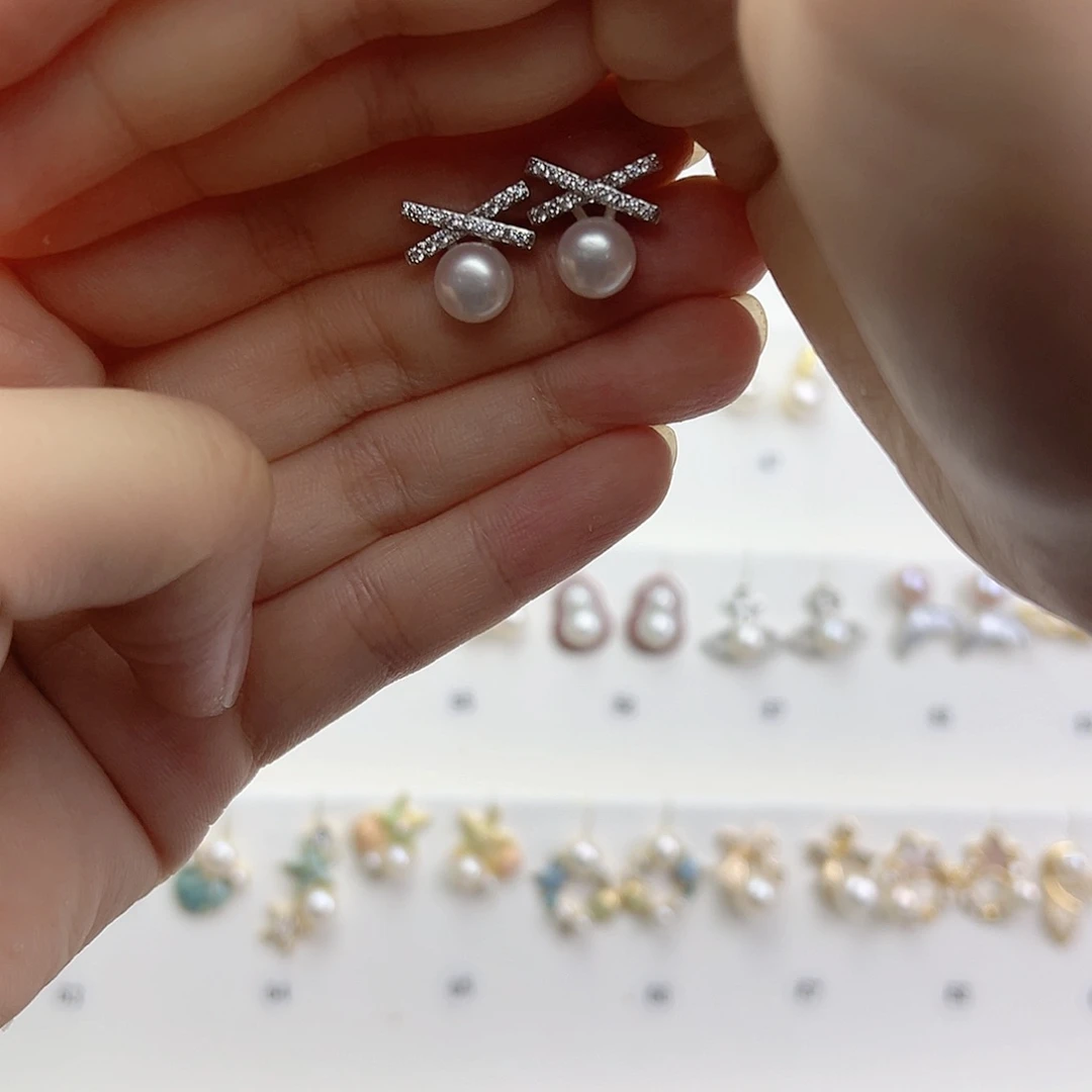 银S925镶嵌淡水珍珠耳饰