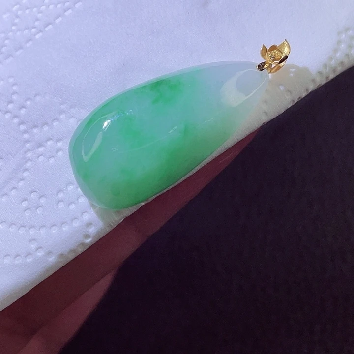 颈饰18K金镶嵌翡翠翡翠