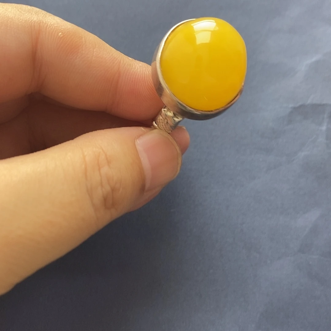 余****裸石琥珀未镶嵌戒指