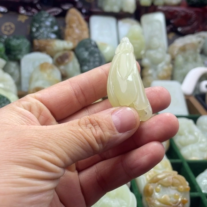 和田玉（糖玉）未镶嵌颈饰