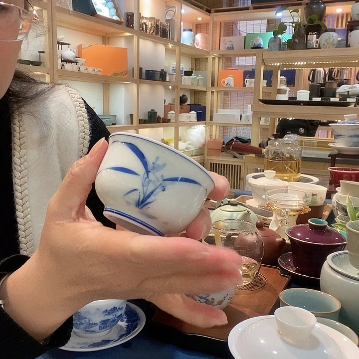 青瓷茶具手绘主人杯