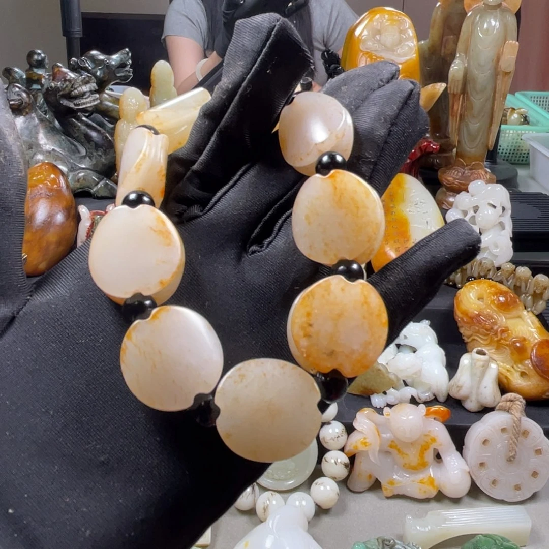 鉴***）和田玉未镶嵌挂件