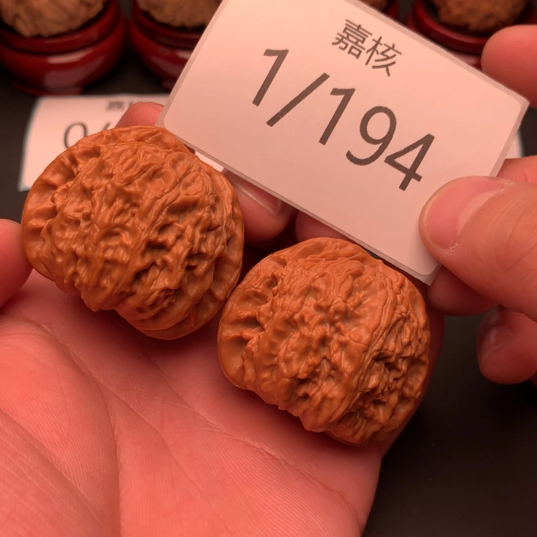文玩核桃把件闷白42