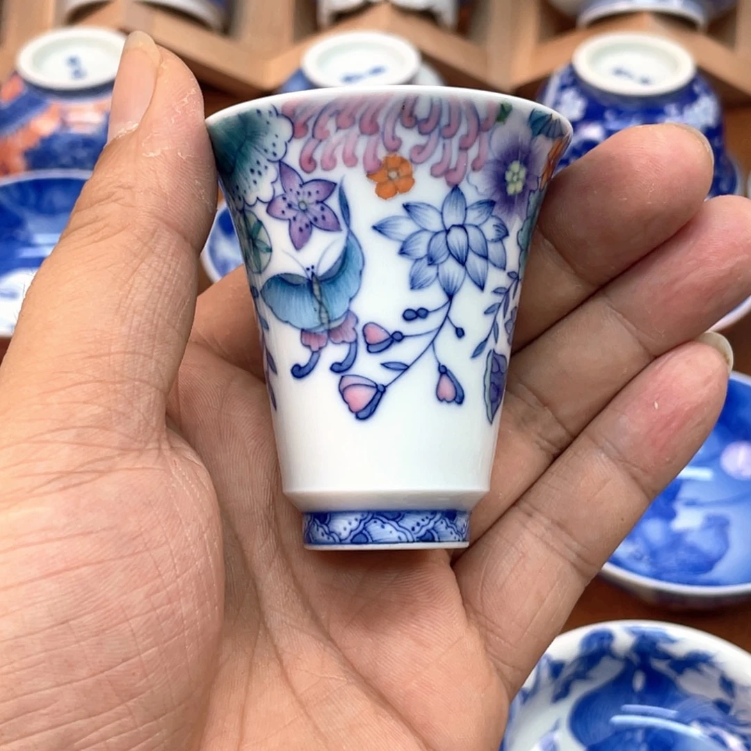 手绘斗彩蝶恋花闻香杯